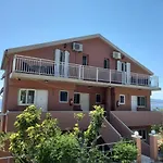 Stefanos 아파트