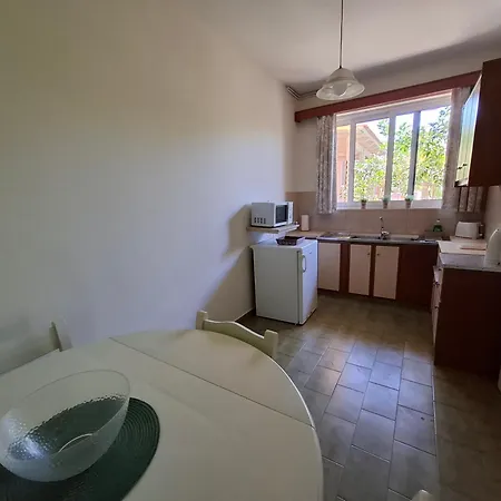 Stefanos Apartament *